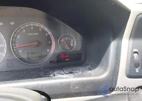 2005 Volvo V70 2.5T из США, поврежденный, VIN YV1SW592452478971